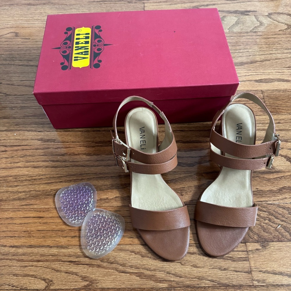 Vaneli Morel tan heels - Picture 2 of 10